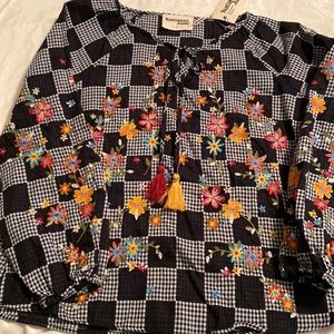 Darling gingham embroidered top